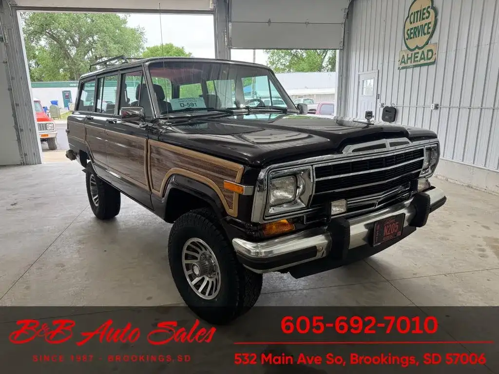 1989 Jeep Grand Wagoneer's photo