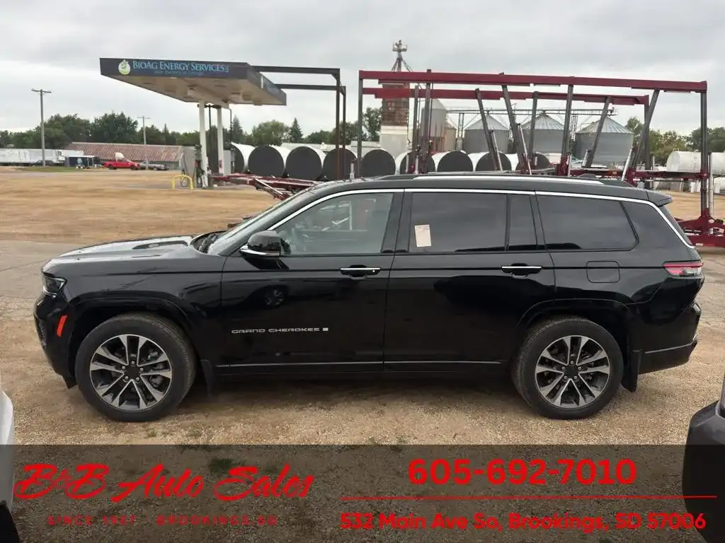 2023 Jeep Grand Cherokee L Overland 4x4's photo