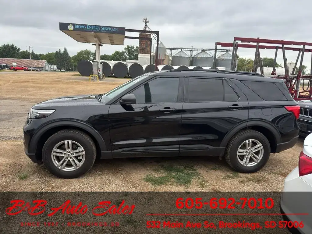 2021 Ford Explorer XLT 4WD's photo