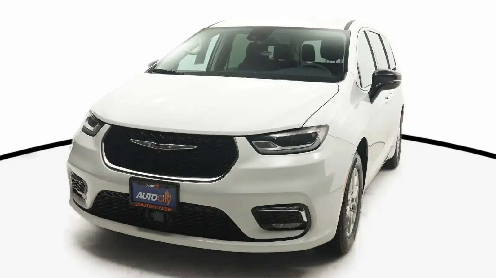 2024 Chrysler Pacifica Touring L's photo