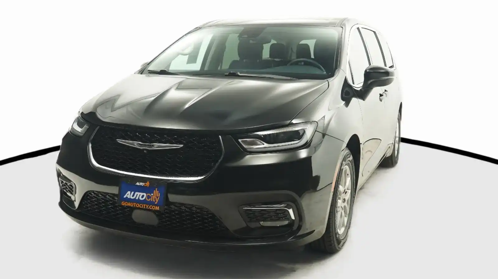 2023 Chrysler Pacifica Touring L's photo