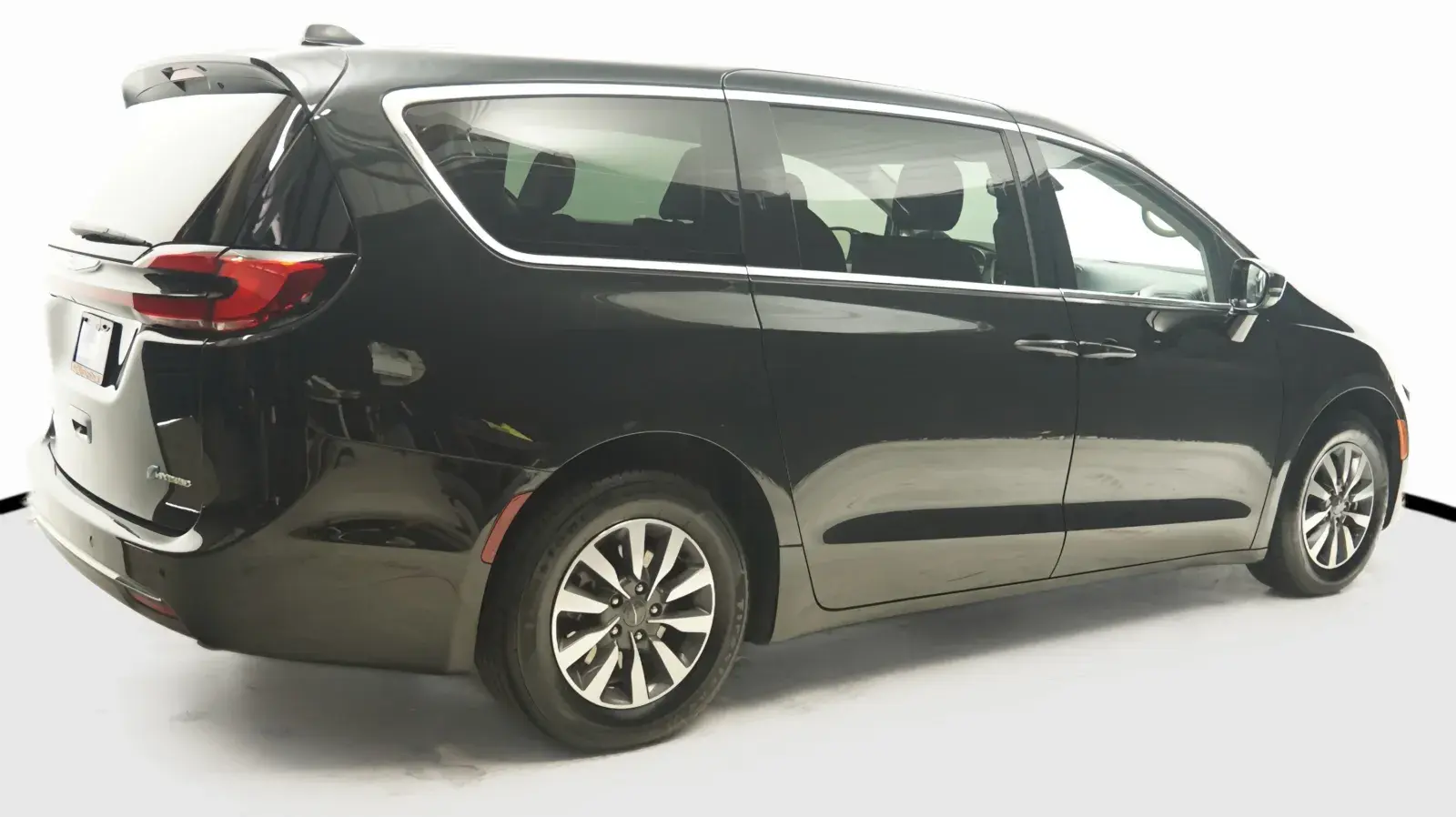 2024 Chrysler Pacifica Hybrid PHEV Select photo 5