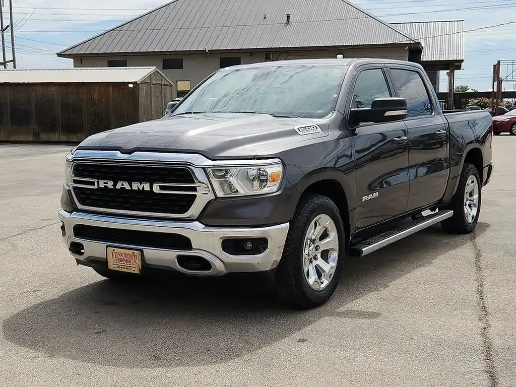 2022 RAM 1500 Big Horn/Lone Star 4x4 Crew Cab 5'7's photo