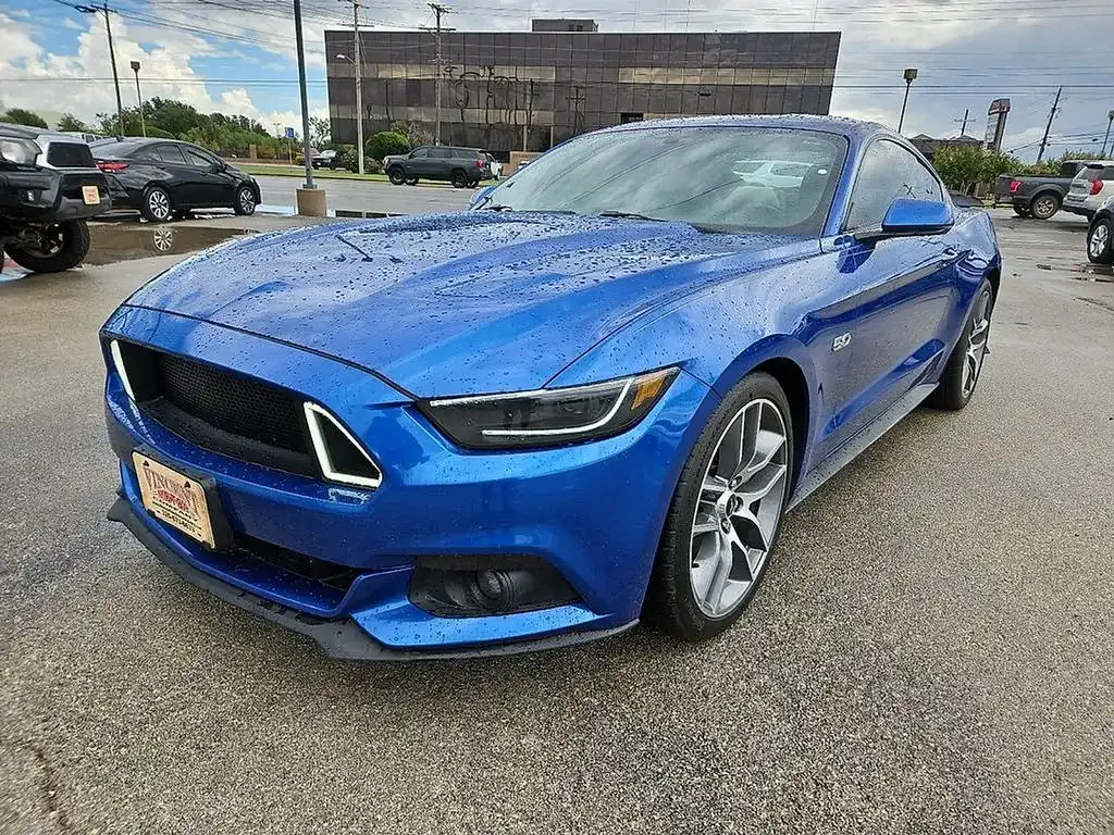 2017 Ford Mustang GT Coupe Premium's photo