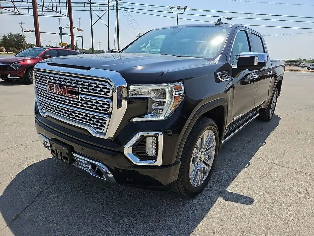 2022 GMC Sierra Denali 4WD Crew Cab Short Box's photo