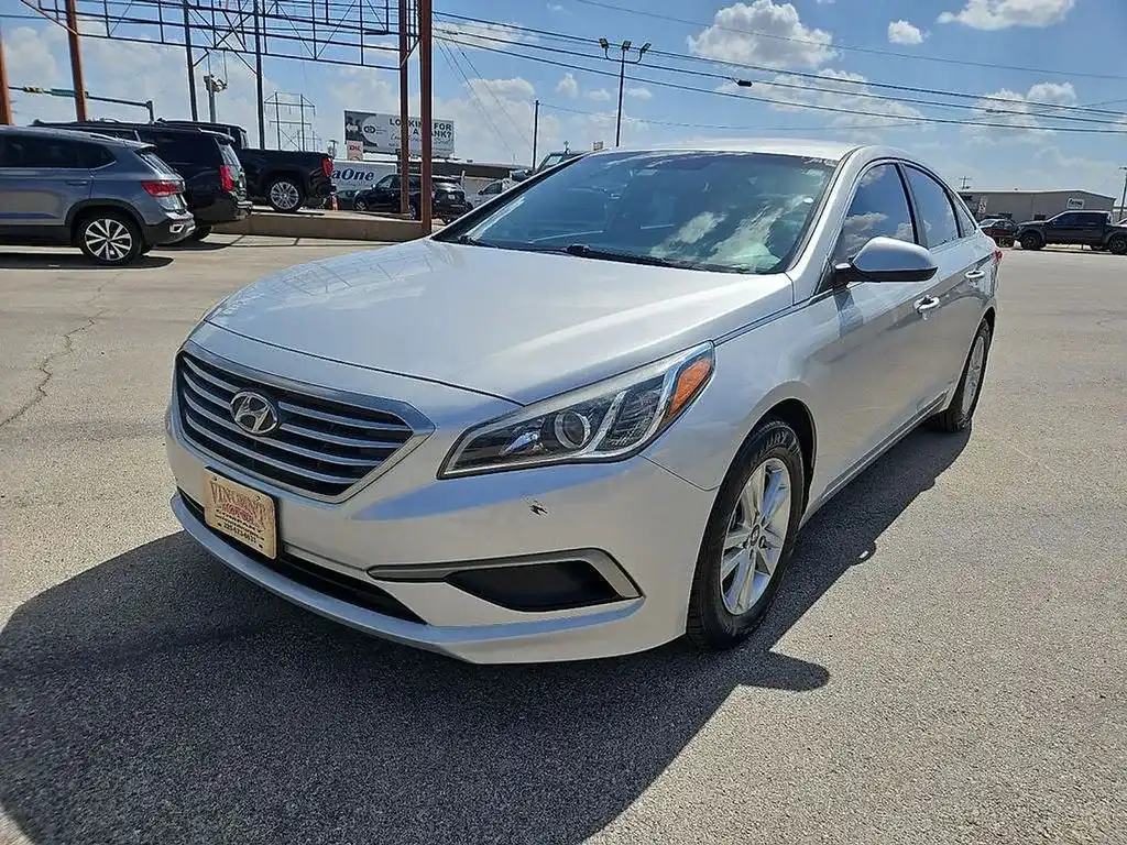 2017 Hyundai Sonata SE's photo