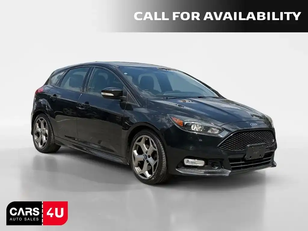 2015 Ford Focus ST Hatchback 5-Door's photo