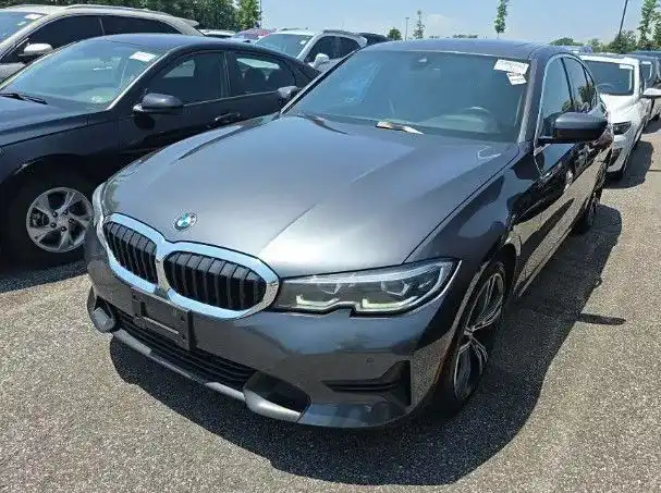 2021 BMW 3 Series 330i xDrive Sedan's photo