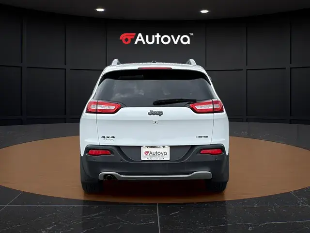 2018 Jeep Cherokee undefined photo 4