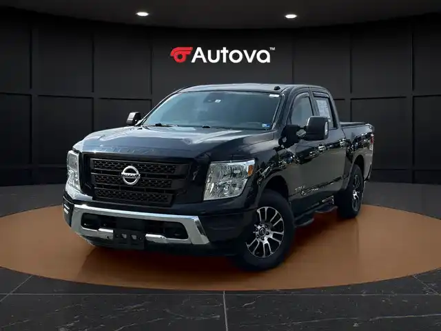 2021 Nissan Titan SV 4X4 Crew Cab's photo