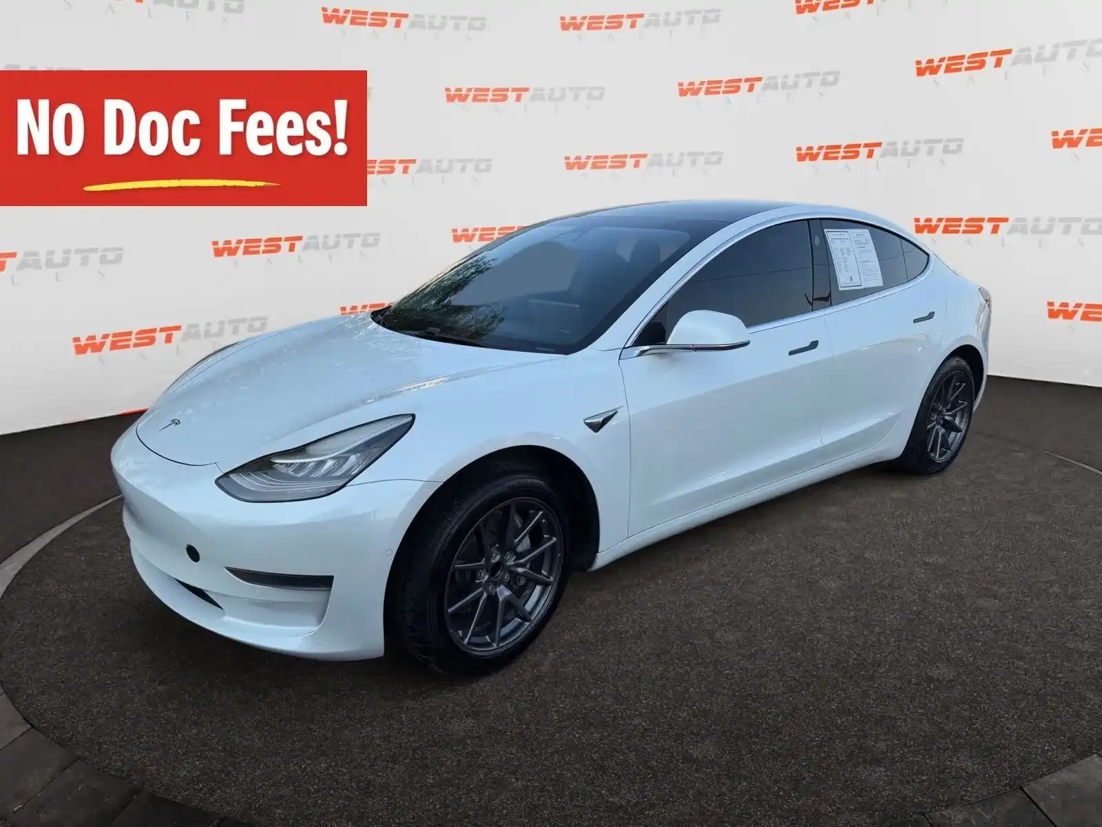 2020 Tesla Model 3 Standard Range Plus's photo