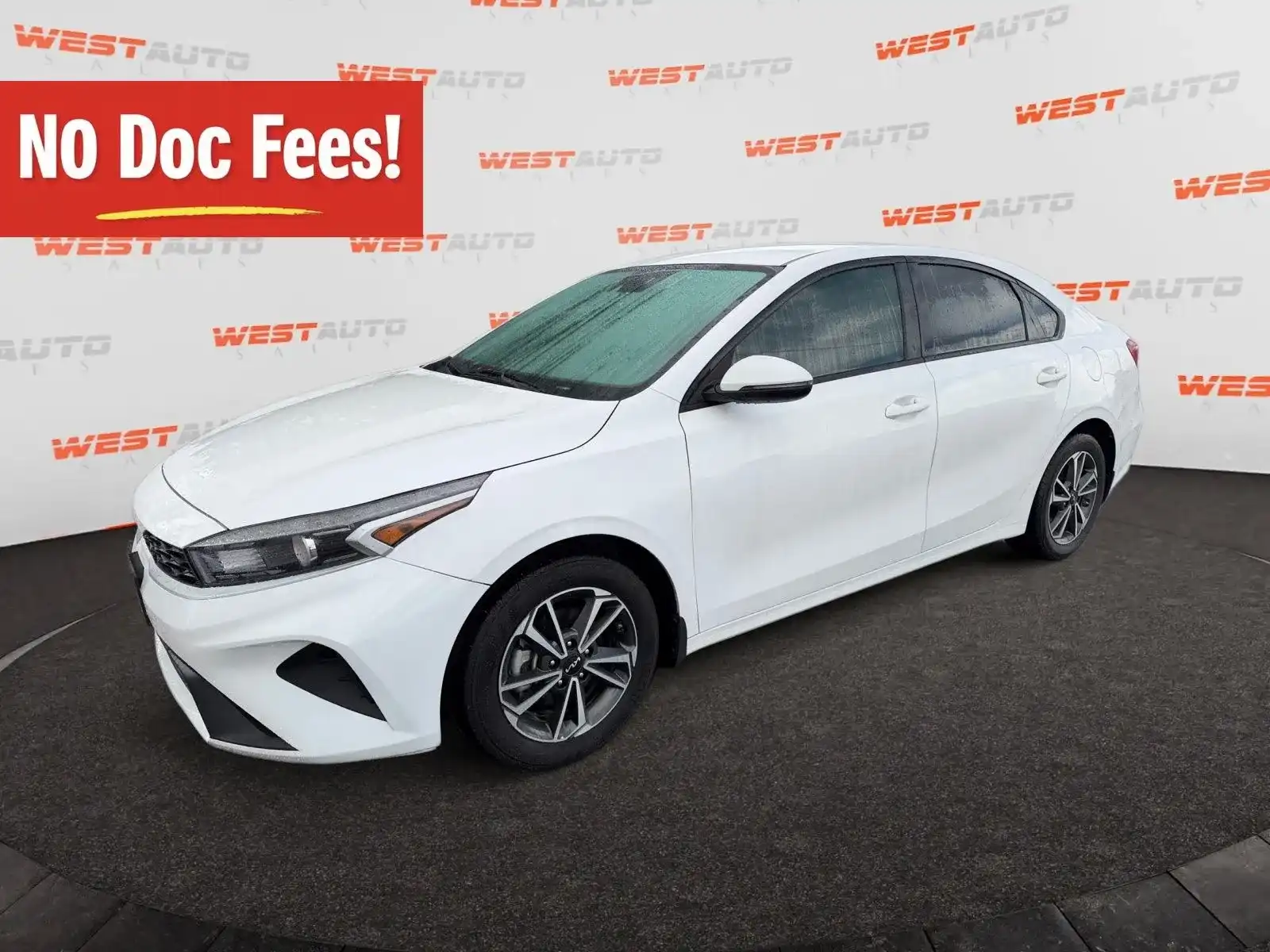 2023 Kia Forte LXS AT's photo