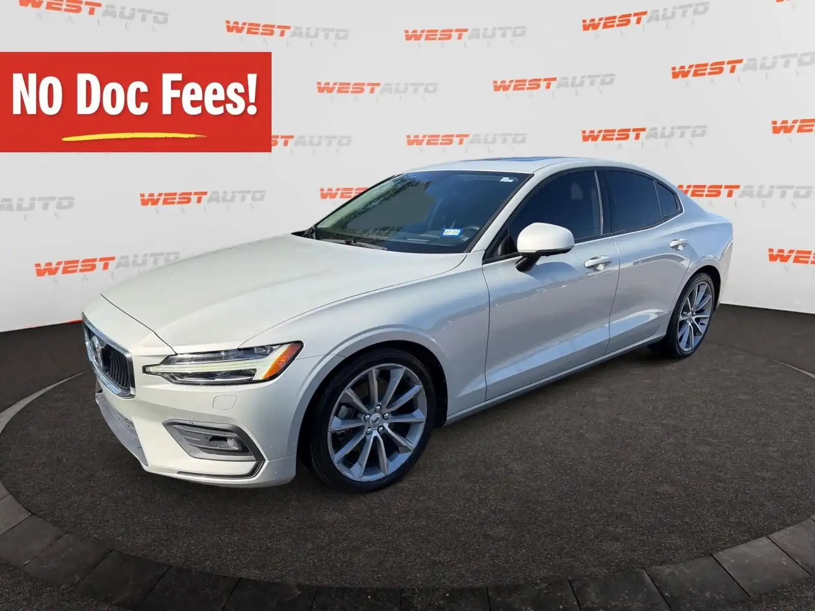 2020 Volvo S60 T5 Momentum's photo