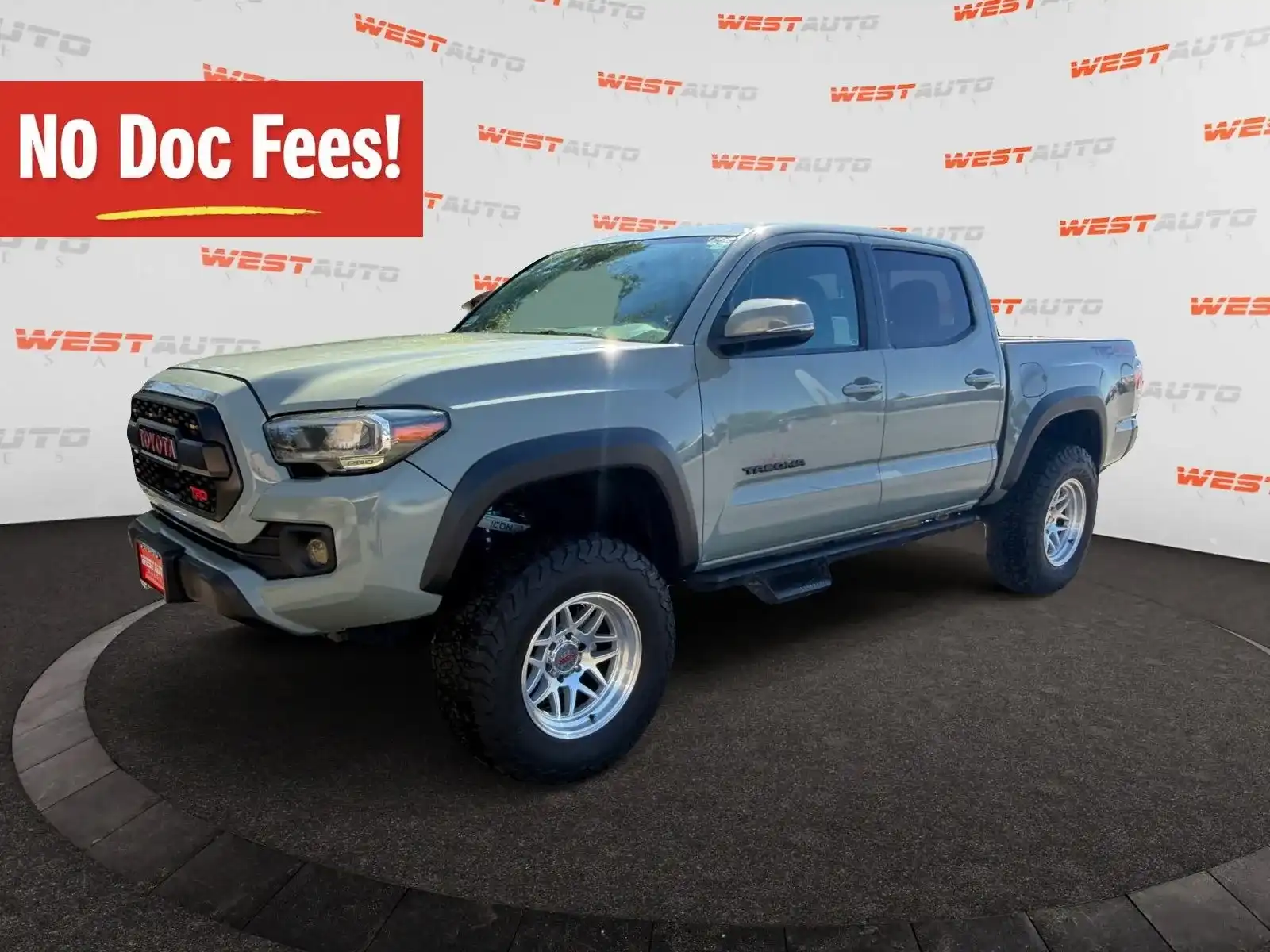 2023 Toyota Tacoma TRD Off-Road Double Cab 4WD V6 Auto Short Bed's photo
