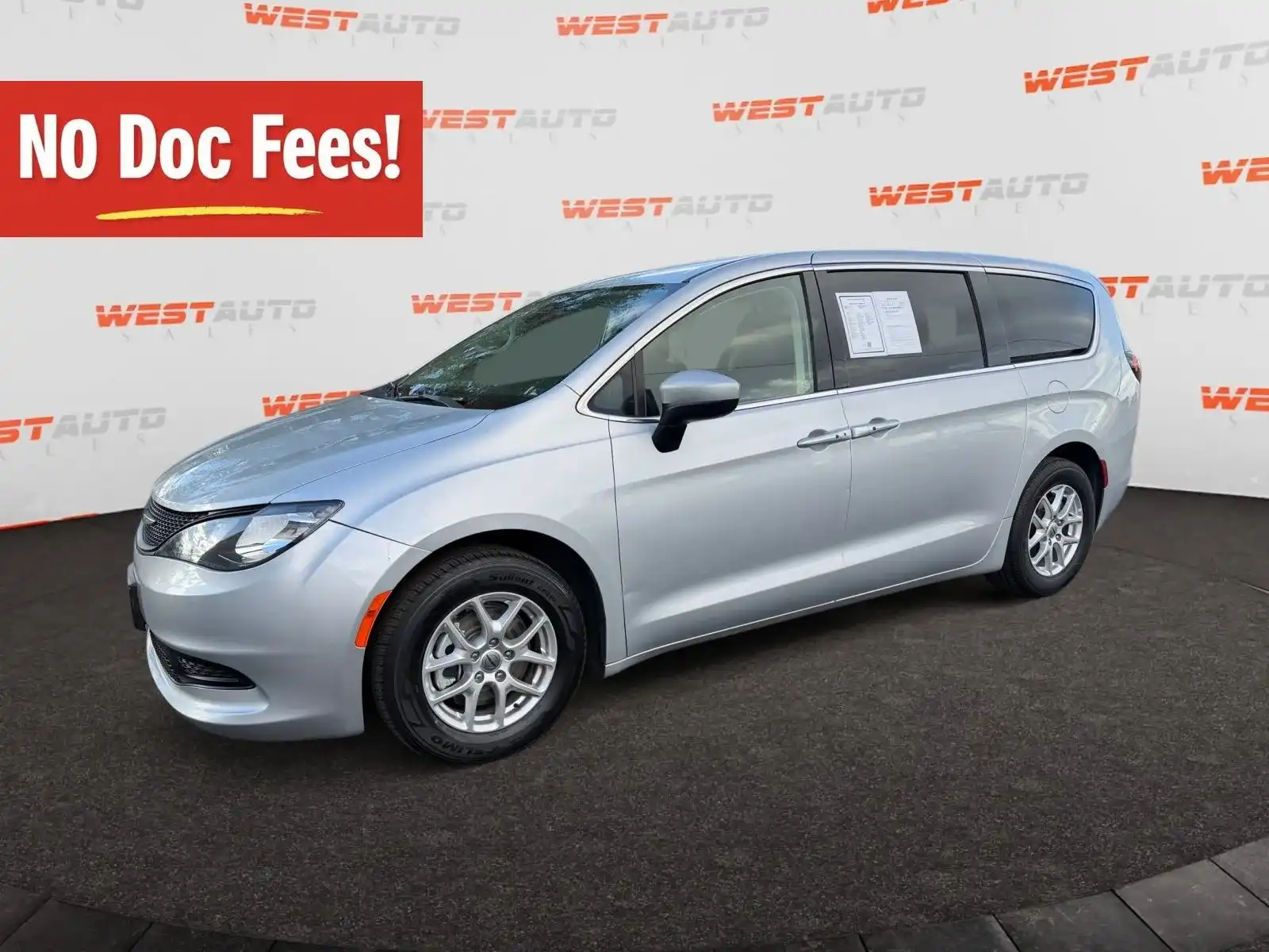 2023 Chrysler Voyager LX's photo