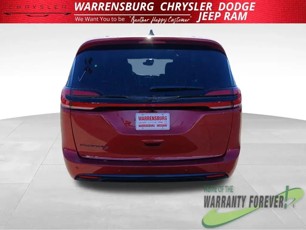 2026 Chrysler Pacifica Select photo 5