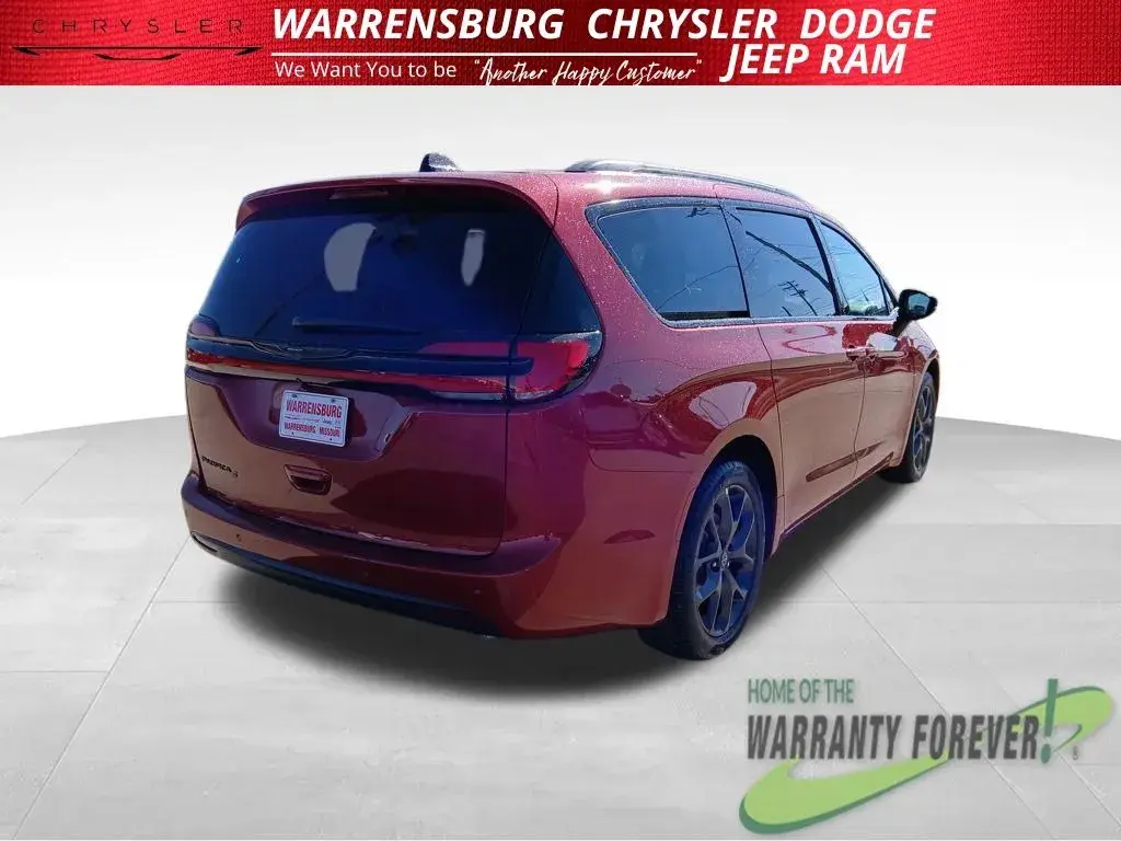 2026 Chrysler Pacifica Select photo 4