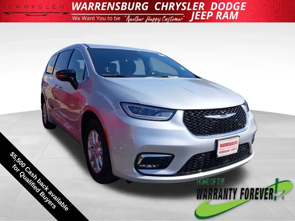 2026 Chrysler Pacifica Select's photo