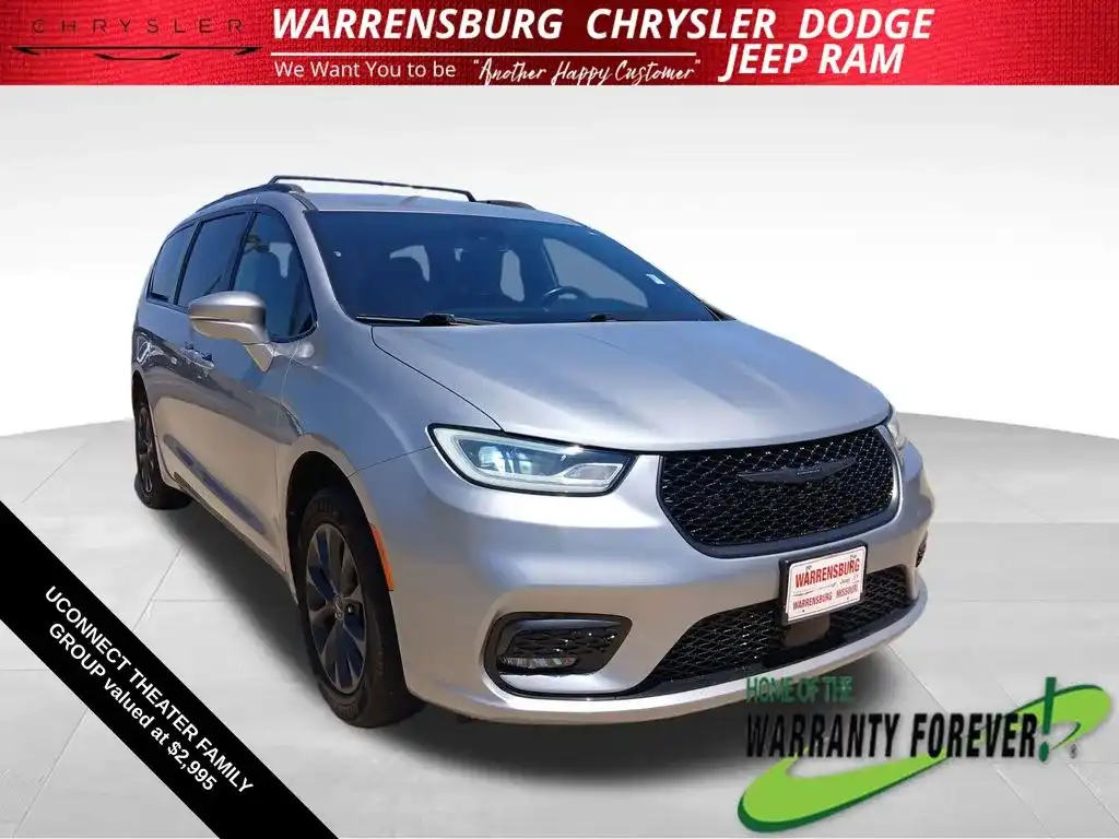 2021 Chrysler Pacifica Touring L's photo