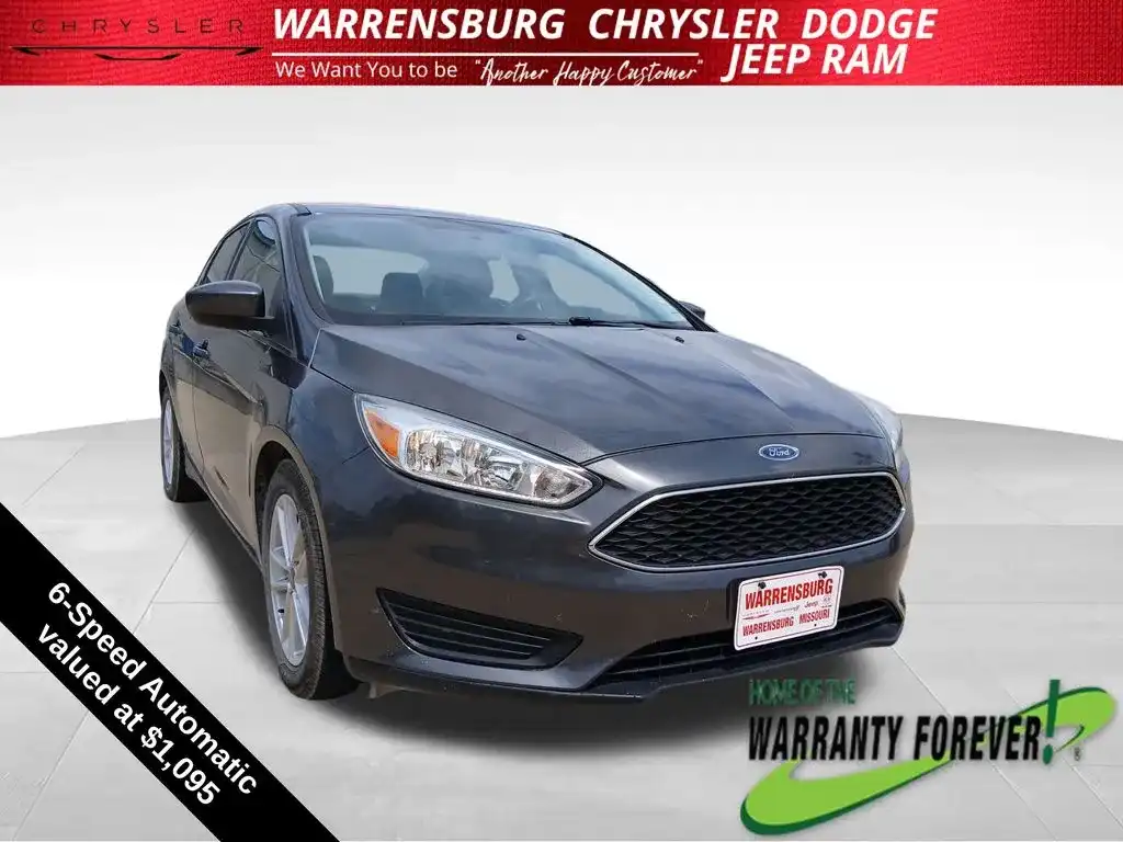 2018 Ford Focus Sedan SE's photo