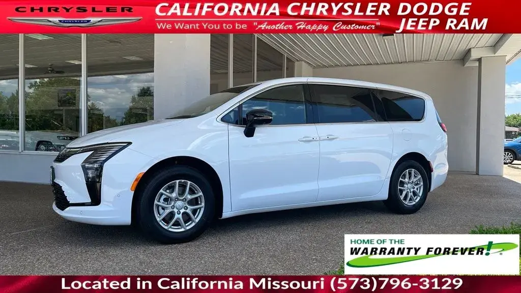2027 Chrysler Pacifica Select photo 4