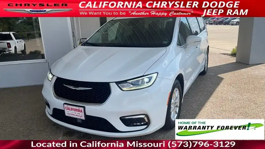 2022 Chrysler Pacifica Touring L's photo