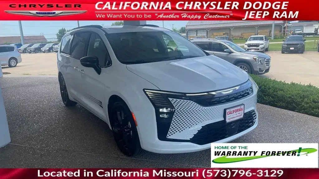 2027 Chrysler Pacifica Select photo 3