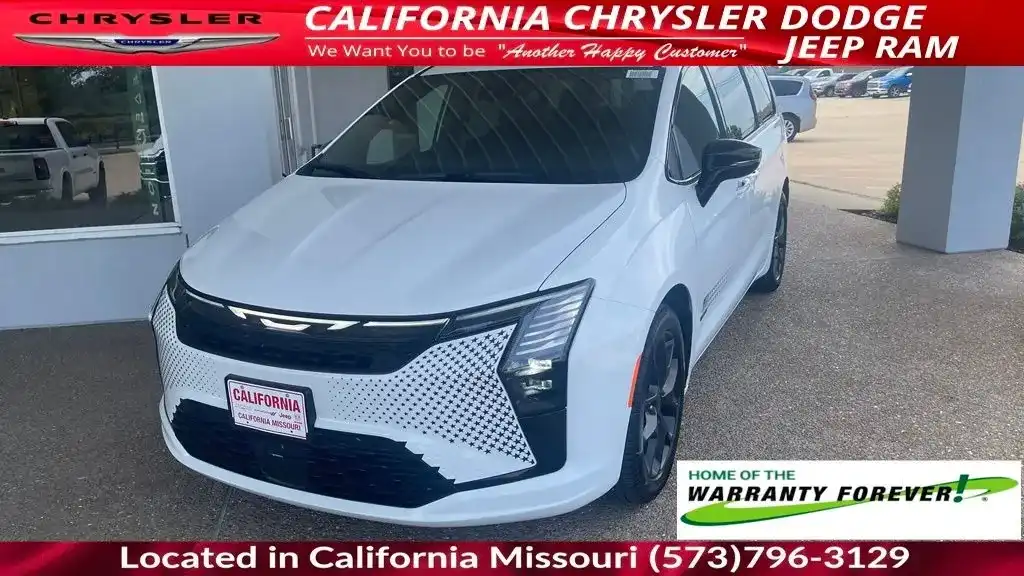 2027 Chrysler Pacifica Select's photo