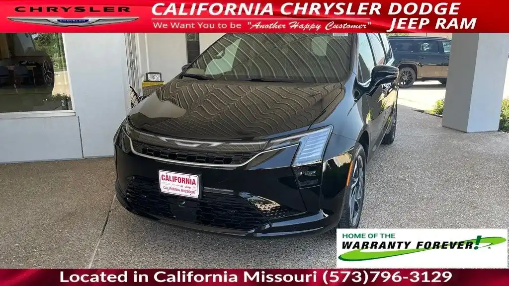 2027 Chrysler Pacifica Limited AWD's photo