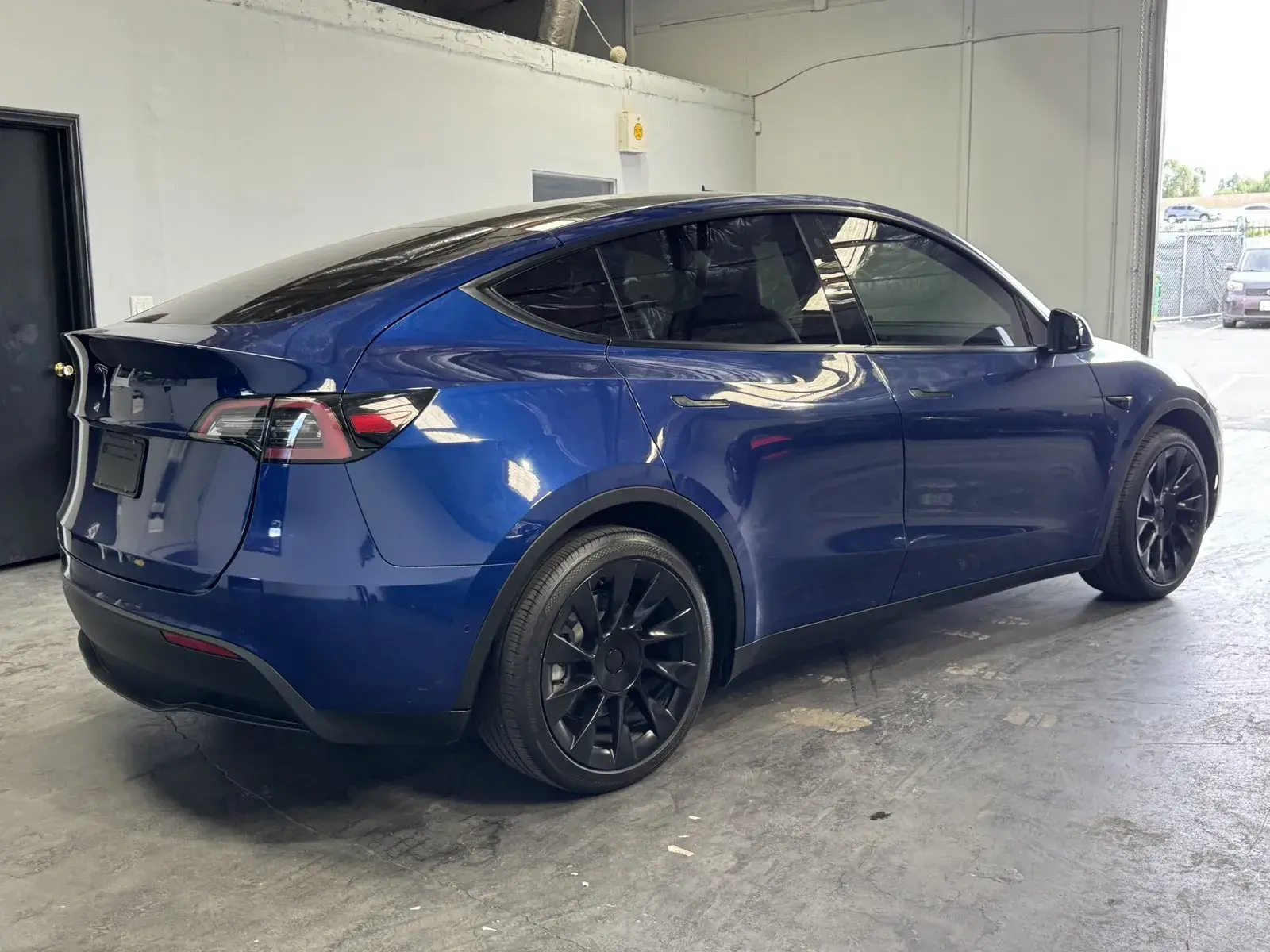 2021 Tesla Model Y Standard Range photo 4