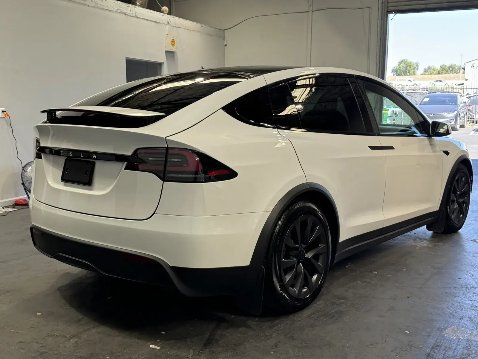 2024 Tesla Model X Long Range photo 4