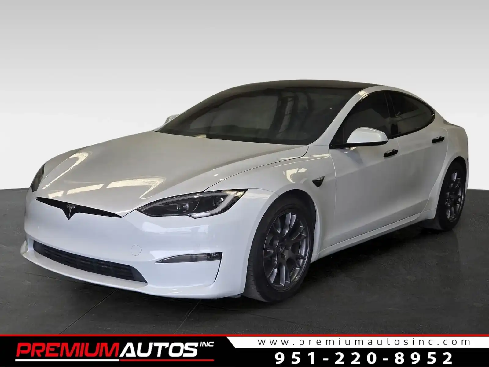 2023 Tesla Model S Standard Range's photo