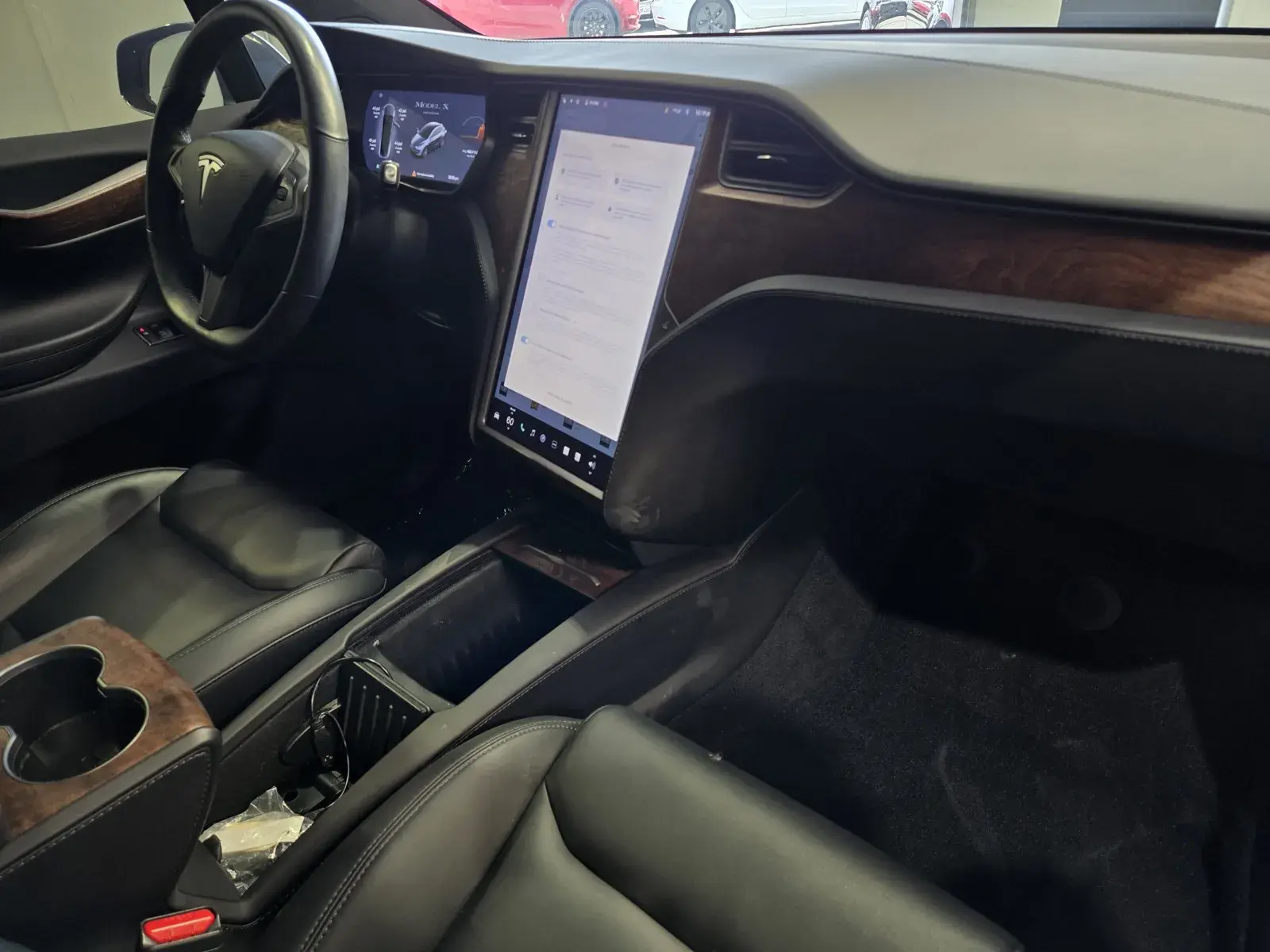 2020 Tesla Model X Long Range Plus photo 5