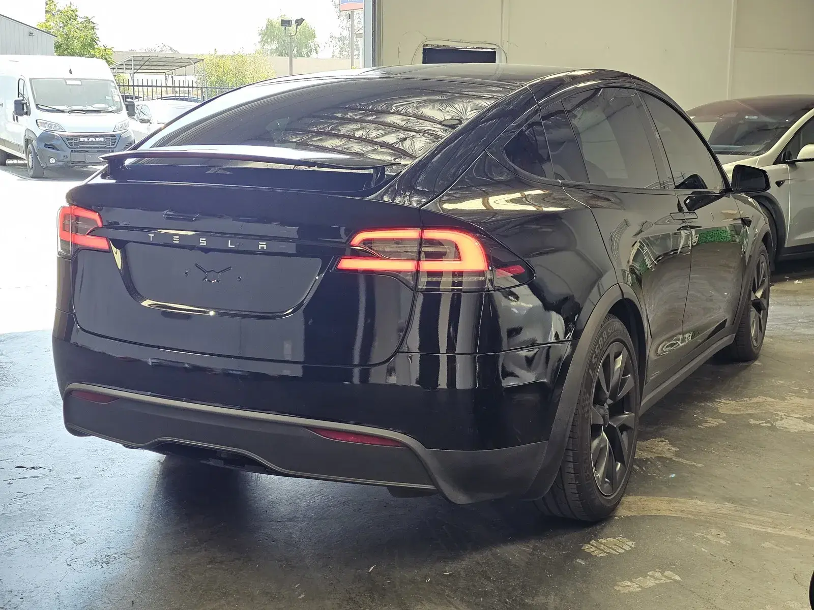 2023 Tesla Model X Long Range photo 4