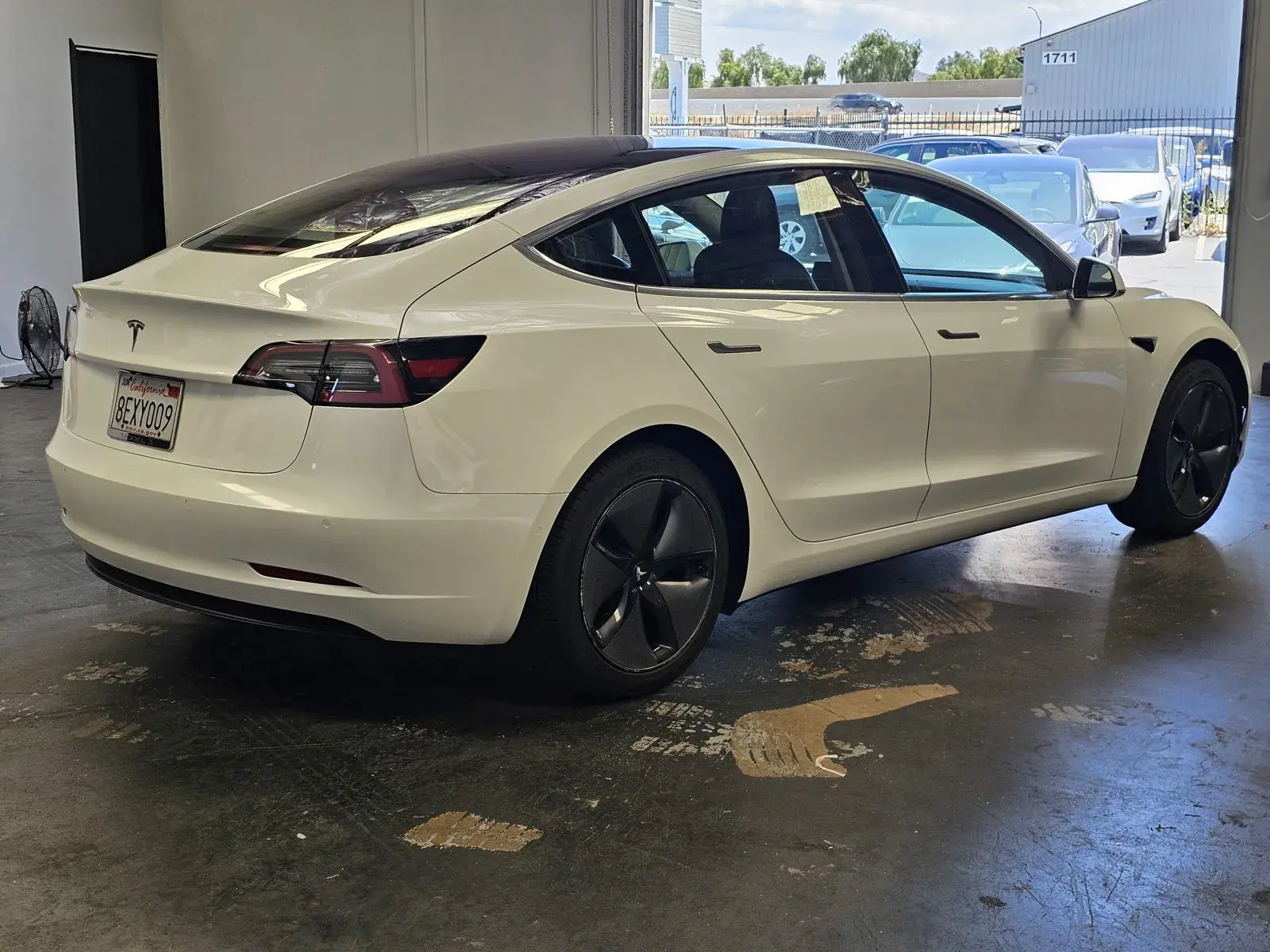 2018 Tesla Model 3 Long Range photo 4