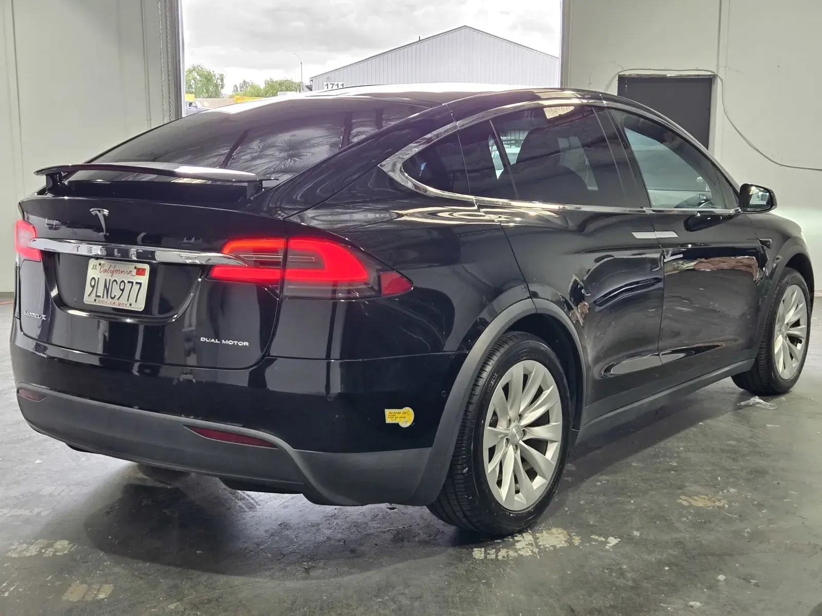 2020 Tesla Model X Long Range Plus photo 4