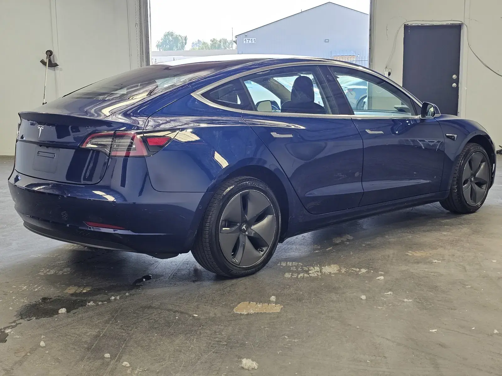 2017 Tesla Model 3 Base photo 4