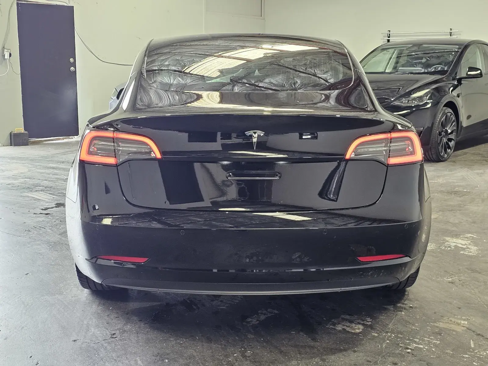 2019 Tesla Model 3 Standard Range Plus photo 3