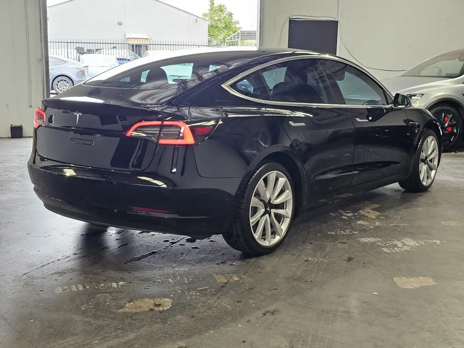 2019 Tesla Model 3 Standard Range Plus photo 4