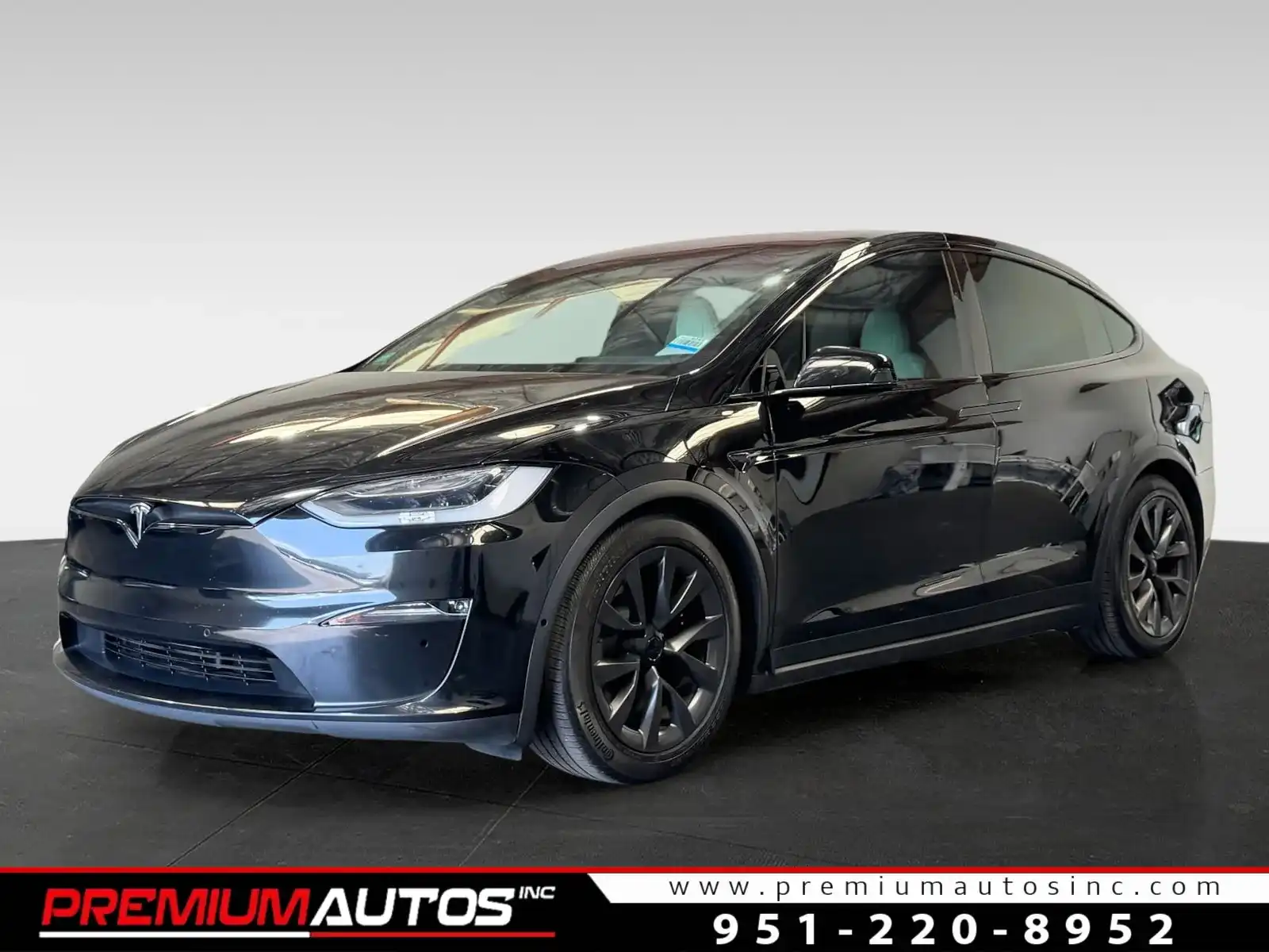 2023 Tesla Model X Long Range's photo