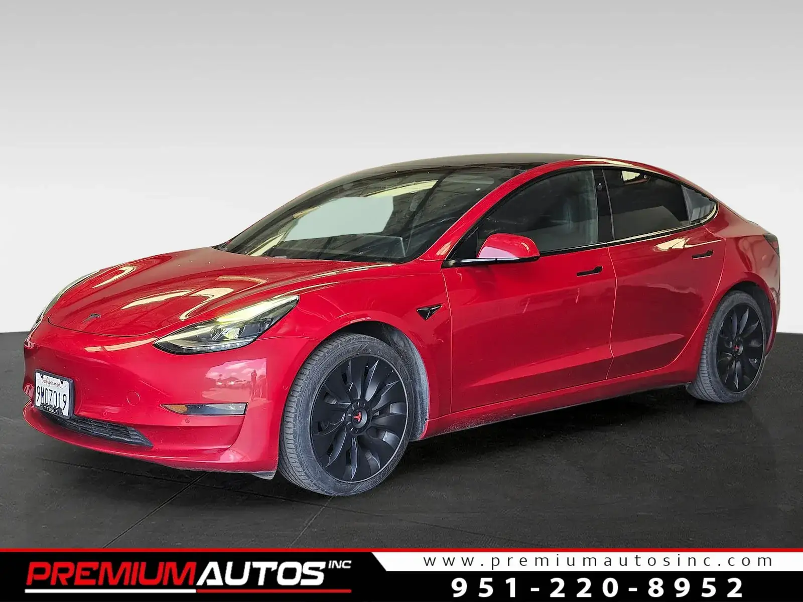 2021 Tesla Model 3 Standard Range Plus photo 1