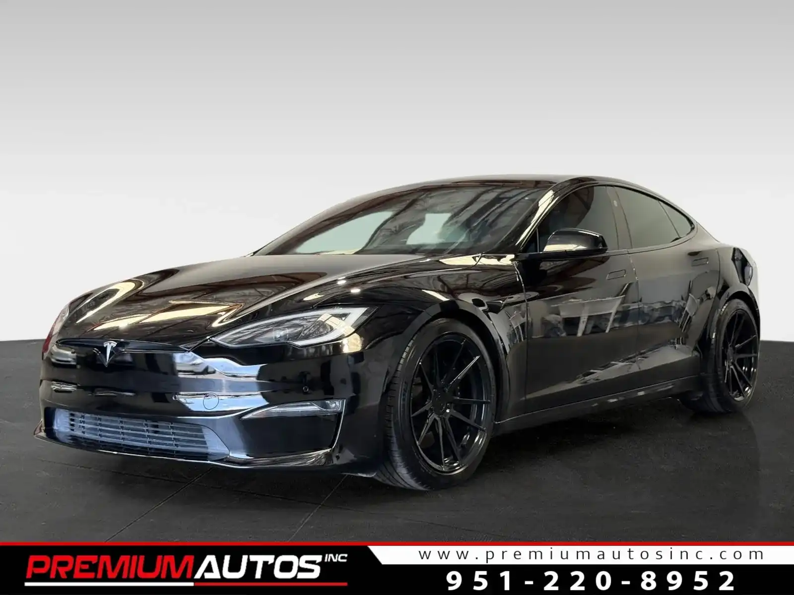 2022 Tesla Model S Plaid's photo