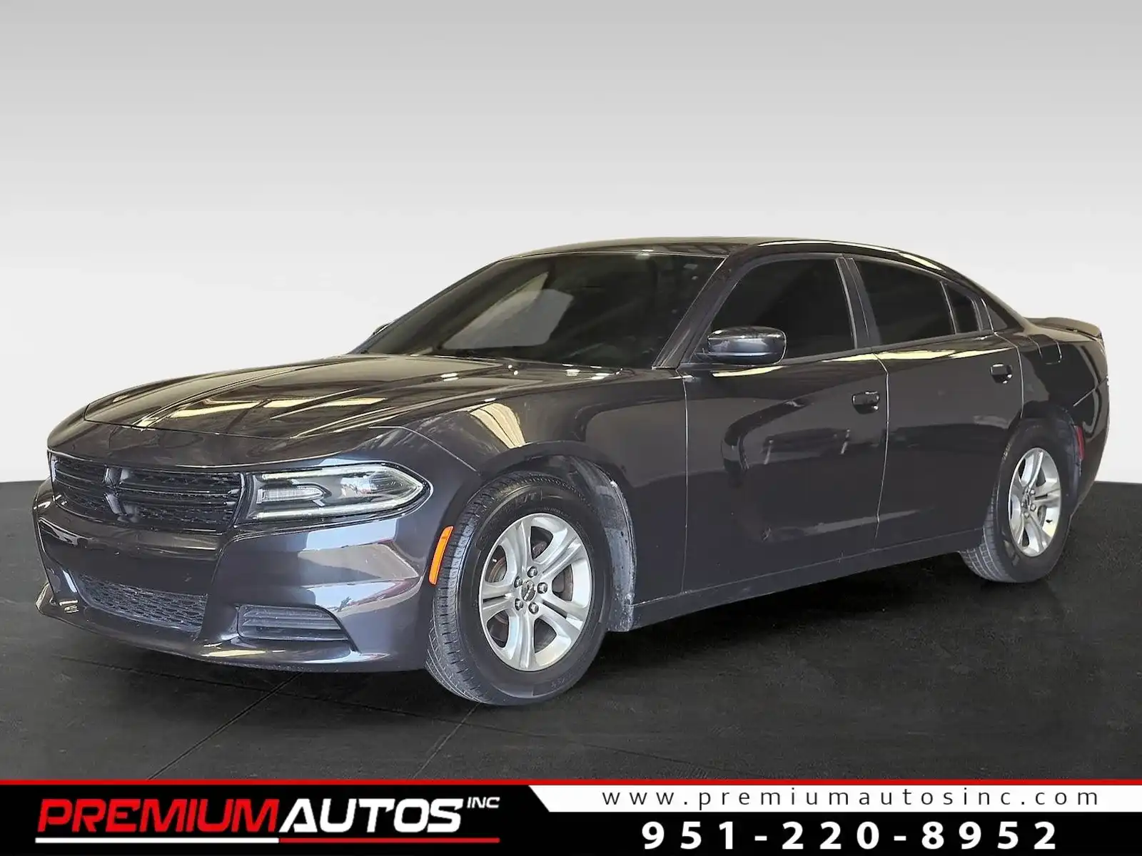 2019 Dodge Charger SXT's photo