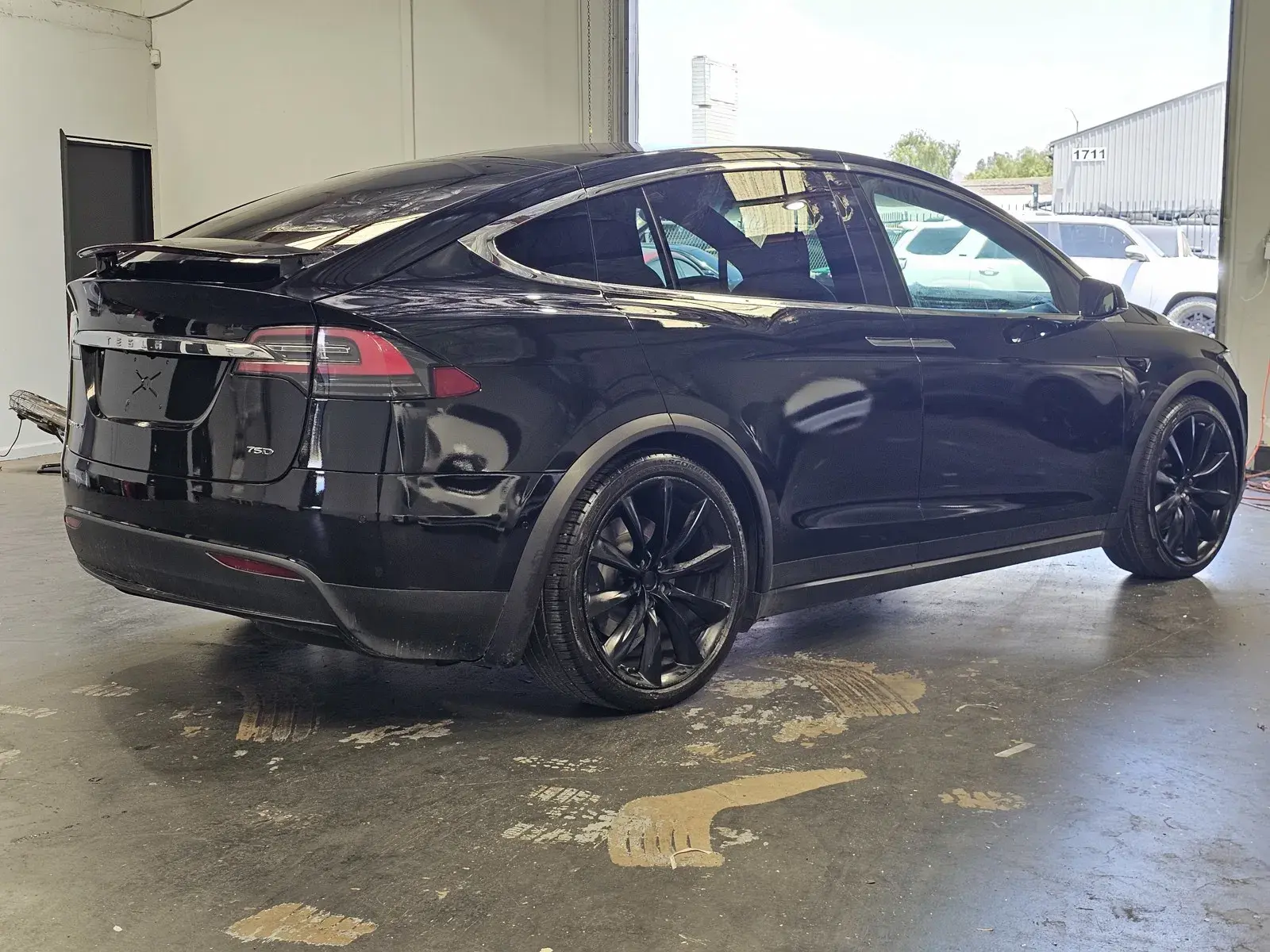 2017 Tesla Model X 75D photo 4