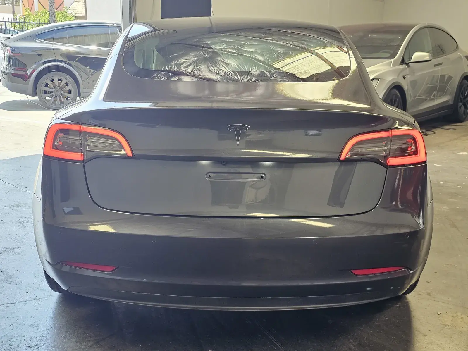 2019 Tesla Model 3 Standard Range Plus photo 3