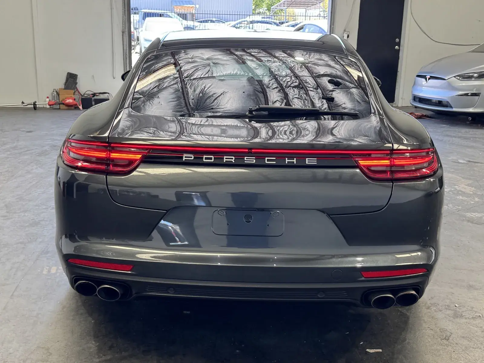 2019 Porsche Panamera 4 E-Hybrid photo 3