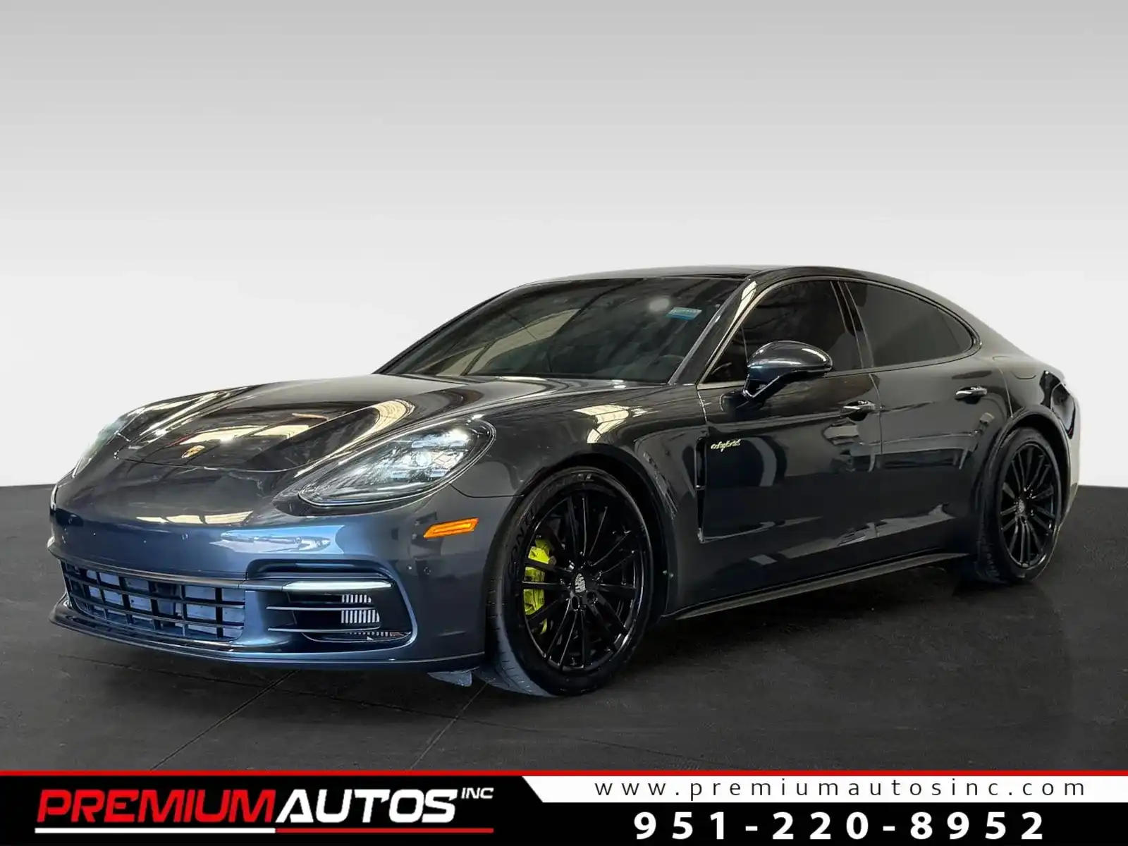 2019 Porsche Panamera 4 E-Hybrid's photo