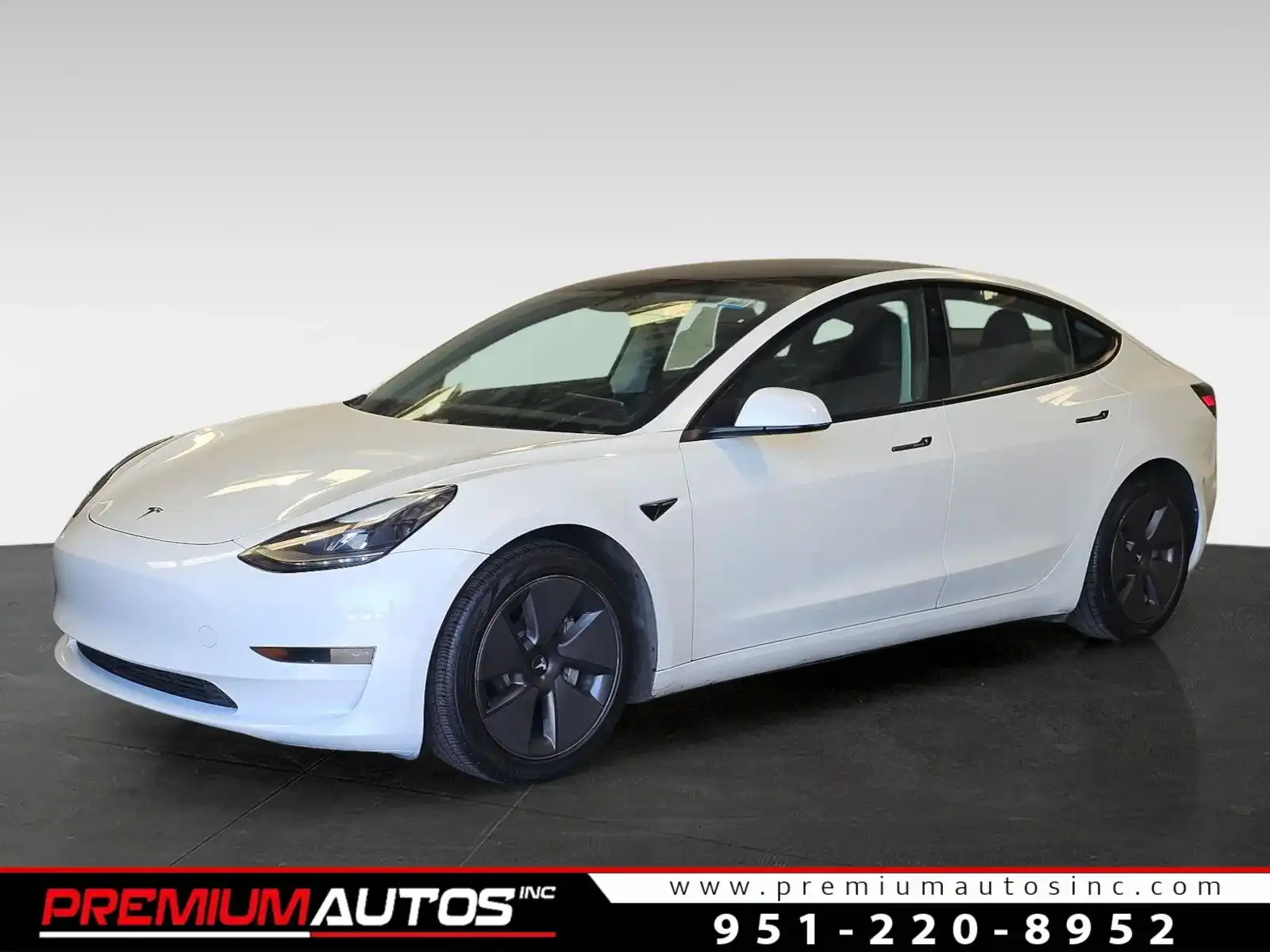 2021 Tesla Model 3 Standard Range Plus's photo