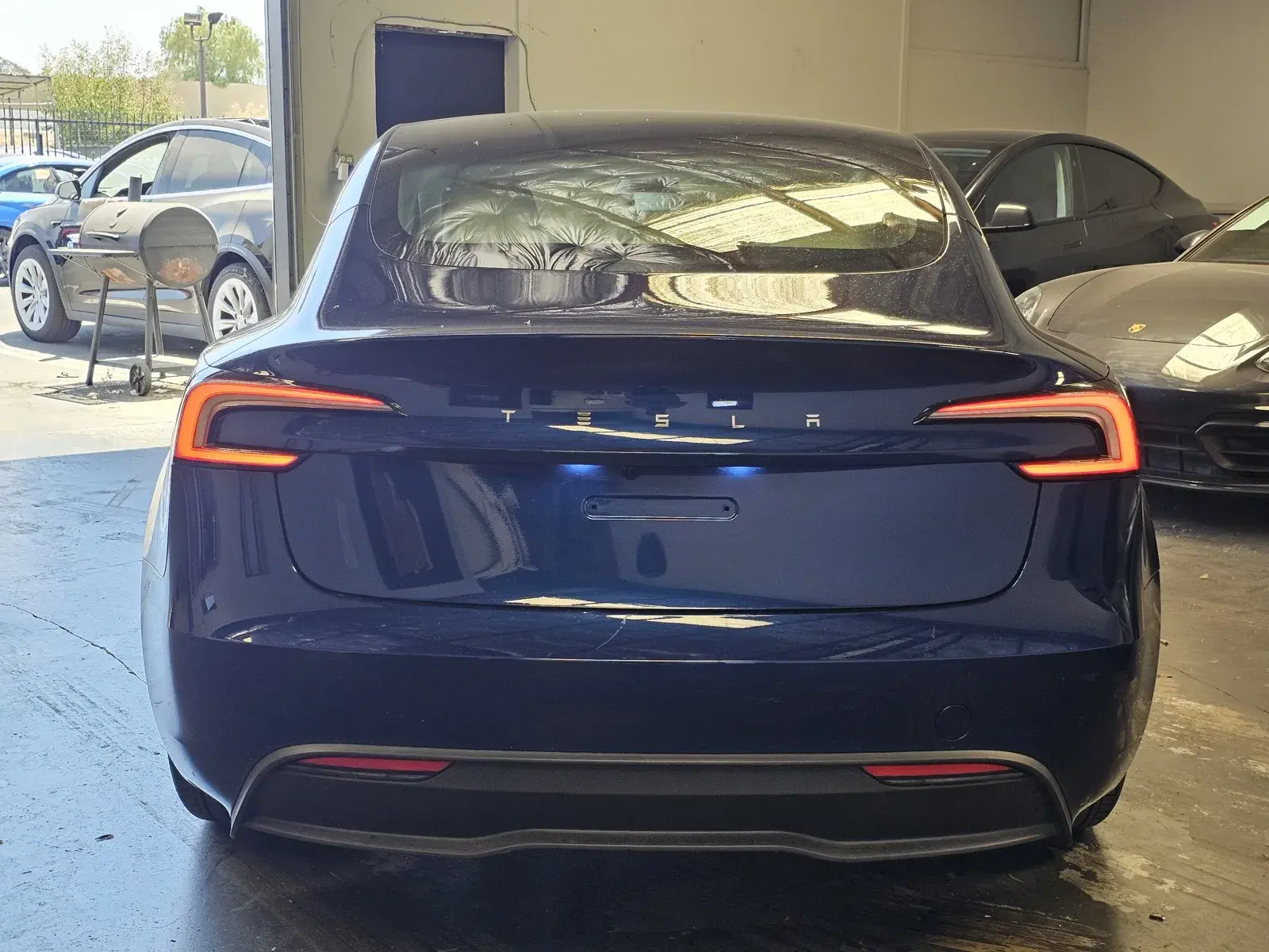 2024 Tesla Model 3 Long Range photo 3