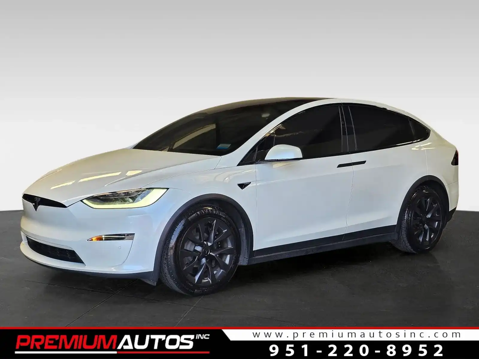 2022 Tesla Model X Long Range's photo